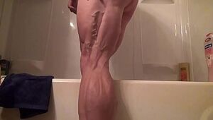 Sexy muscular legged bbw Tempest Yvette Jones fucks herself with Dildo
